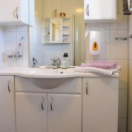 Three-bedroom Holiday In Selvar Selvaer